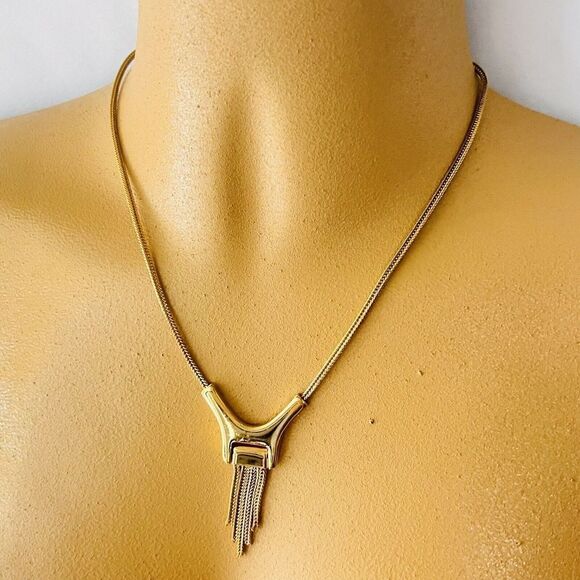 Vintage Crown Trifari Y Necklace Dainty Shiny Gold Tone Station Tassel 1250 - Picture 1 of 12